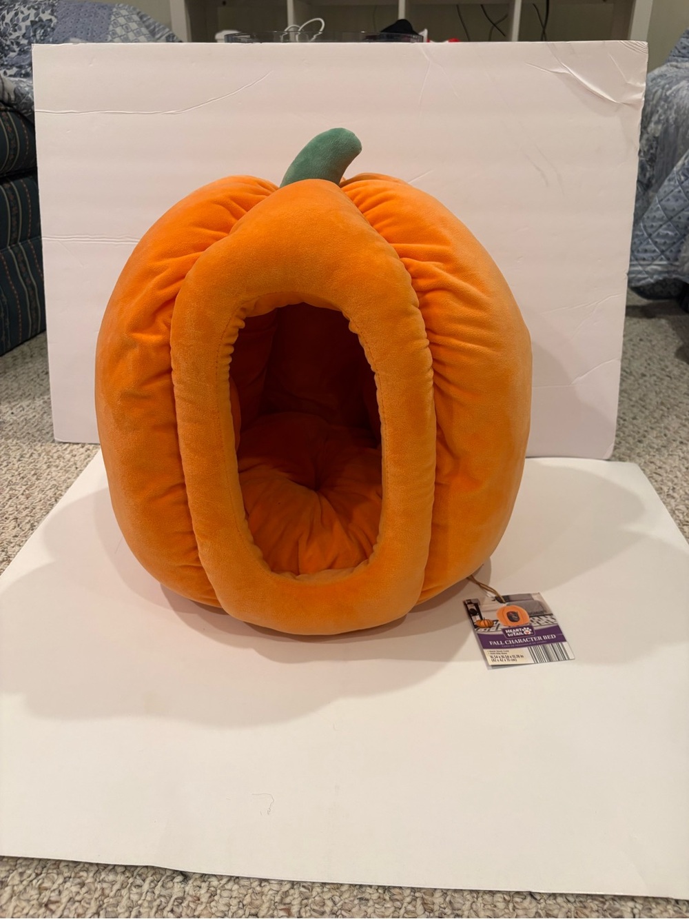 Brand New Heart to Tail Pumpkin Cat Bed